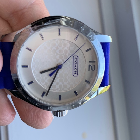 COACH PURPLE WATCH - Picture 2 of 2